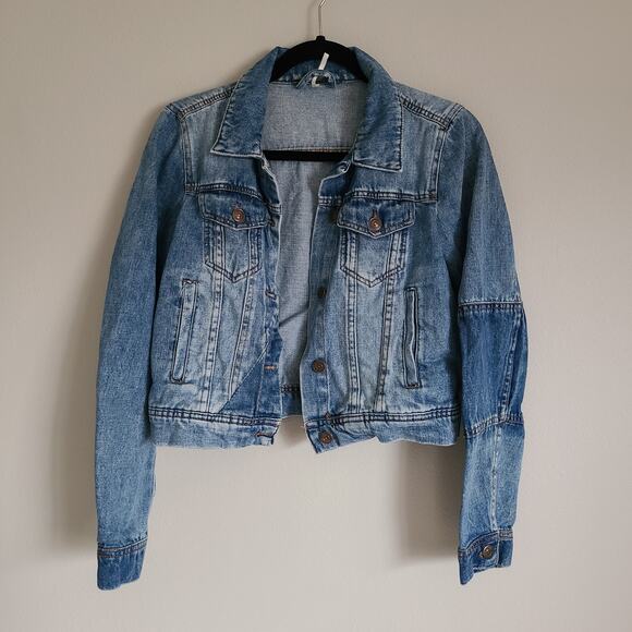 Free People Mixed Indigo Cropped Button Front Jean Jacket Size X-small - Picture 2 of 11